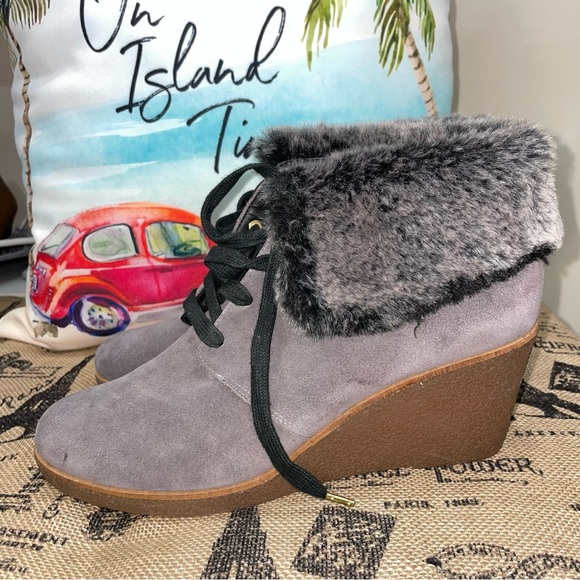 Cole Haan Coralie Wedge Waterproof Suede Gray /Faux Fur Boot Size 10.5B - Picture 3 of 12